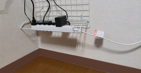 浮かせているコンセント